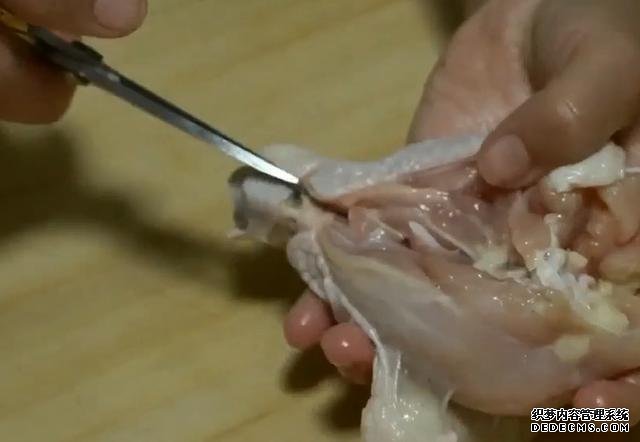 雞腿的新吃法，不蒸不煮不烤，不用一滴油，外香內酥太好吃了