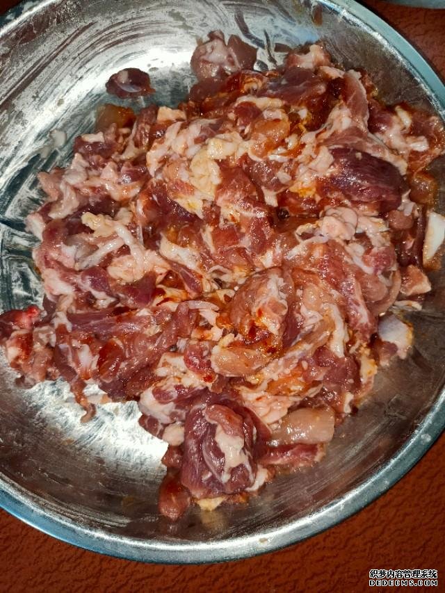 工地農(nóng)民工，必備的下飯菜，安逸