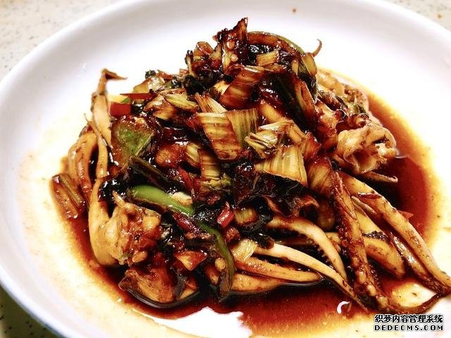 同學聚會點了9個菜，滿滿家鄉(xiāng)記憶，每道都搶手，女生也能吃3碗飯