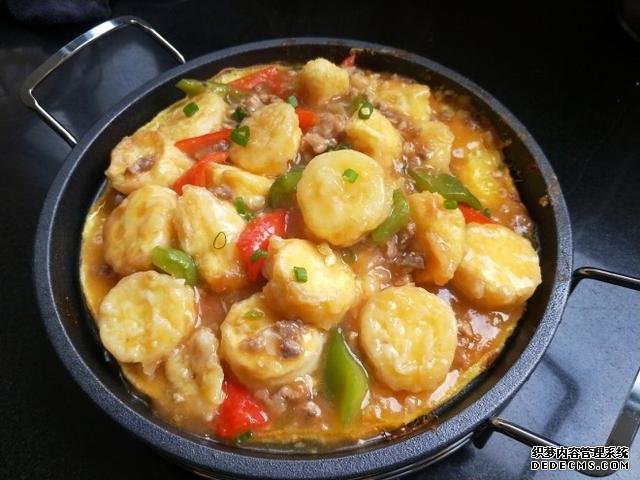同學聚會點了9個菜，滿滿家鄉(xiāng)記憶，每道都搶手，女生也能吃3碗飯