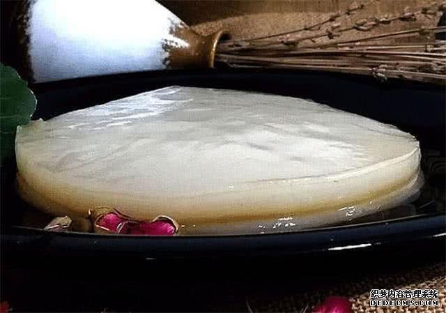 這種北方稀奇物美食，看著像一塊“肥肉”，上年紀的人才看懂