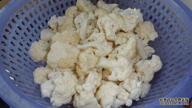 花菜燒肉做法，色香味俱全，能讓你多吃幾碗飯