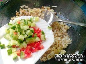 雜蔬肉末炒粉絲最好吃的做法，脆爽Q彈不粘鍋，色香味俱全