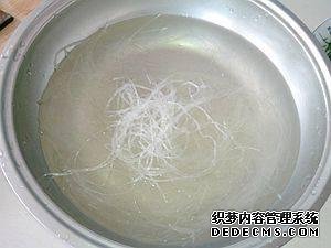 雜蔬肉末炒粉絲最好吃的做法，脆爽Q彈不粘鍋，色香味俱全