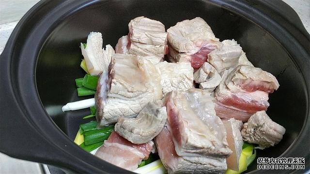 學會這樣做梨子燉肉，真是太香了，美味解饞超好吃，上桌就掃光