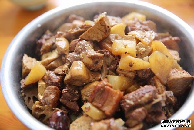 學會這樣做梨子燉肉，真是太香了，美味解饞超好吃，上桌就掃光