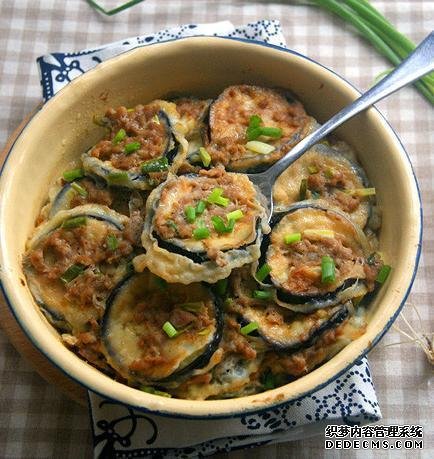美食推薦：干鍋茄子帶魚(yú)，茄餅蒸肉，蔥油雞腿，紅燒冬瓜片