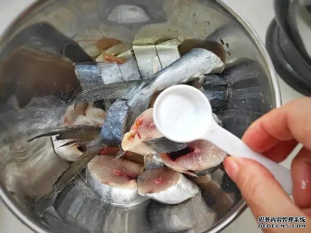 遇上這魚從不手軟，一買就是10斤，肉嫩刺少營養(yǎng)高，每次都吃不夠