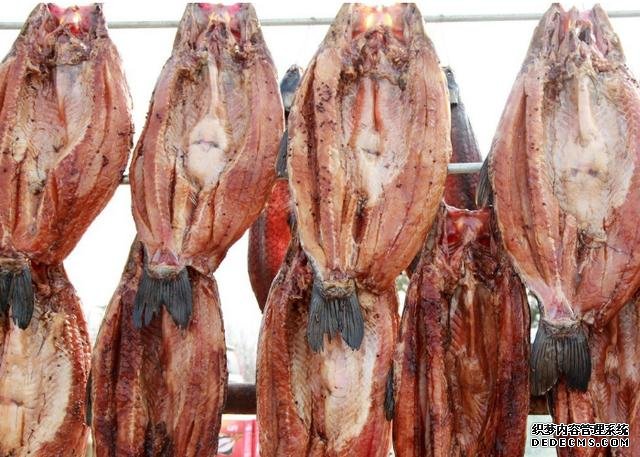 鯽魚我只服這樣做，稍微腌制風(fēng)干，做好一次可以吃上半年