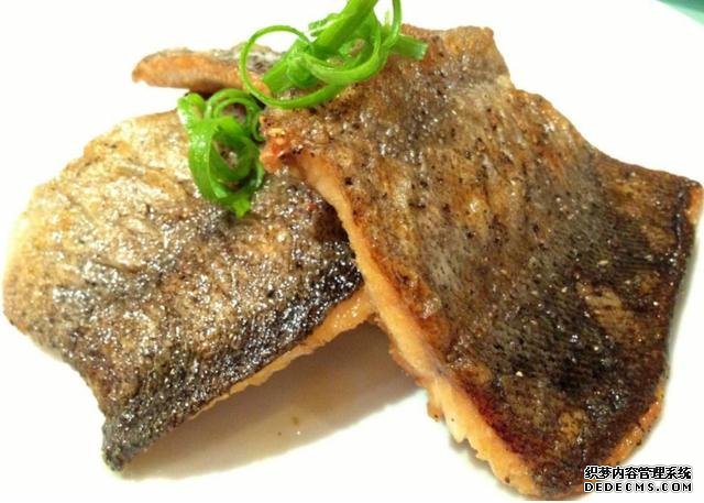 鯽魚我只服這樣做，稍微腌制風(fēng)干，做好一次可以吃上半年
