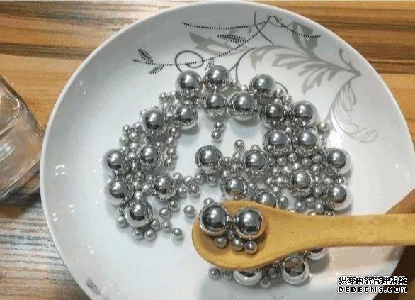 假如世上只剩下這幾種難吃的童年零食，你會(huì)選哪個(gè)吃？