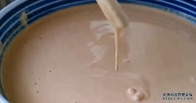 大米換種新吃法，打入兩個雞蛋，不煮飯不熬粥，出鍋孩子超愛吃