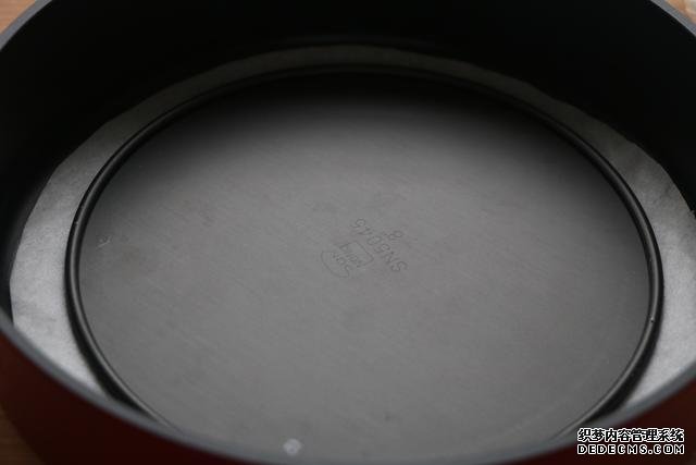 蛋卷不要買了，不要蛋卷機(jī)，只要平底鍋就能做，又香又脆超美味