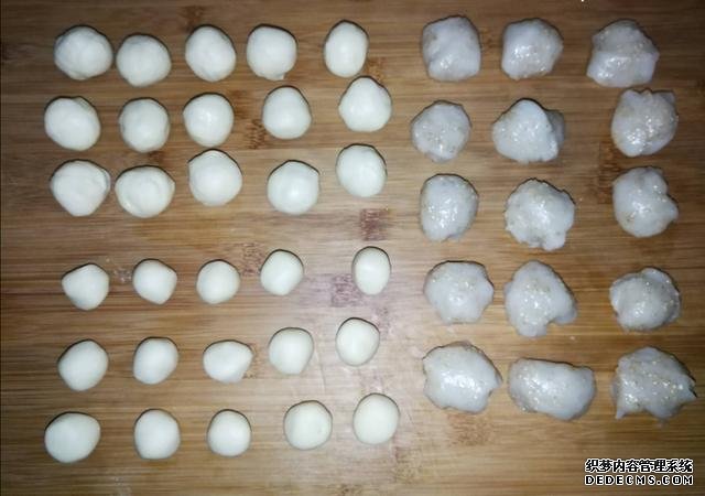 一碗面粉，一把芝麻，老婆餅在家做，不出門也能吃到，酥到掉渣