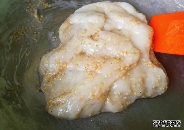 一碗面粉，一把芝麻，老婆餅在家做，不出門也能吃到，酥到掉渣