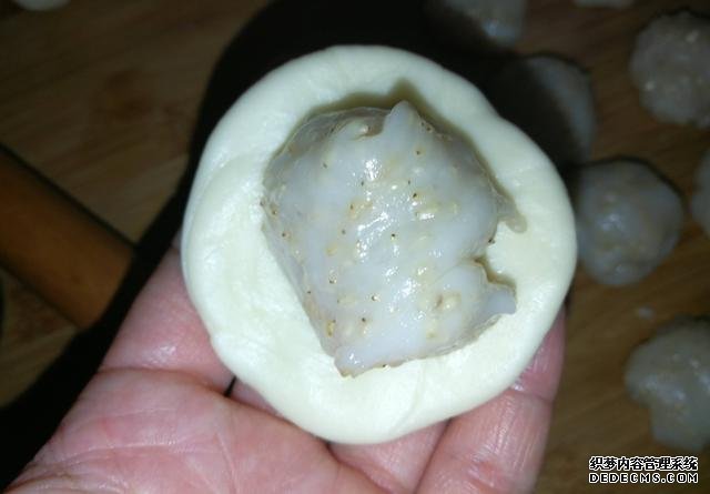 一碗面粉，一把芝麻，老婆餅在家做，不出門也能吃到，酥到掉渣