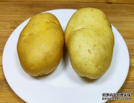 家庭炸薯片，成本不到2塊錢，金黃酥脆好吃還衛(wèi)生，學(xué)會不用買了