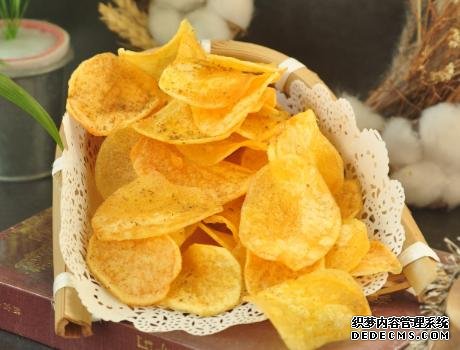 家庭炸薯片，成本不到2塊錢，金黃酥脆好吃還衛(wèi)生，學(xué)會不用買了