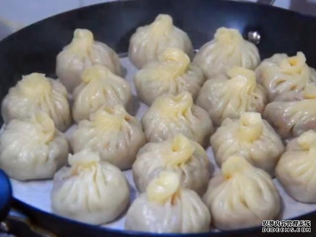 教你做個(gè)懶人小籠包，面都不用揉，個(gè)個(gè)皮薄餡大，一口咬下去爆汁