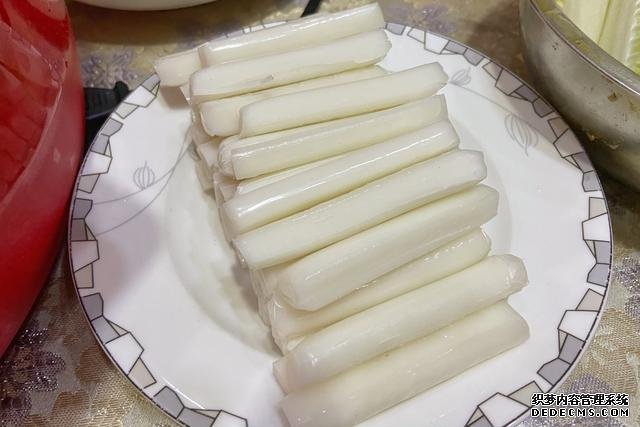 假期快結(jié)束，家里食材剩太少，湊齊食材，也要做頓簡單“大餐”