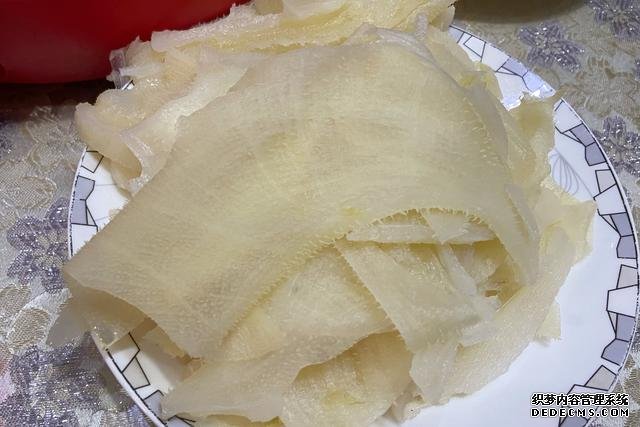 假期快結(jié)束，家里食材剩太少，湊齊食材，也要做頓簡單“大餐”