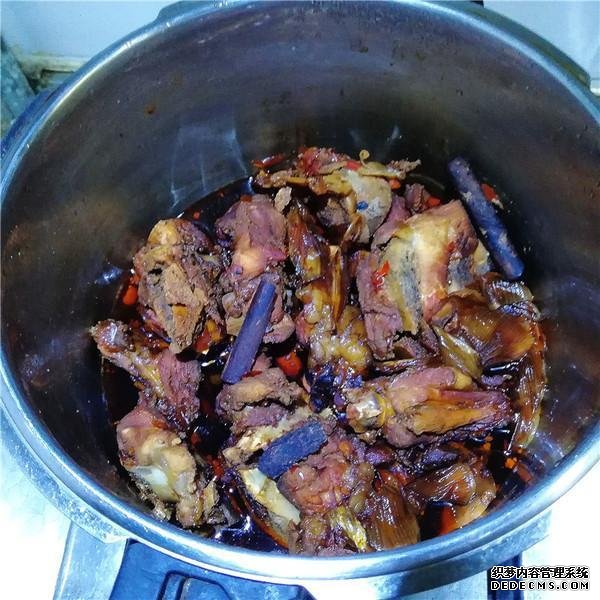 老公隔三差五就饞這菜，1斤才12元，比紅燒肉香多了，1周吃1次