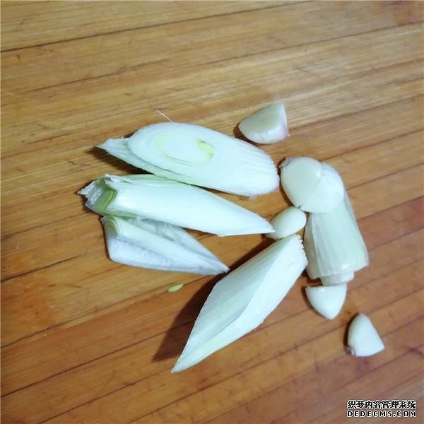 老公隔三差五就饞這菜，1斤才12元，比紅燒肉香多了，1周吃1次