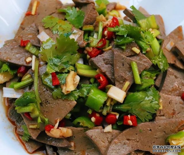 心情不好試試幾道家常下酒菜，做法簡(jiǎn)單，鮮香入味，喝兩杯解解悶
