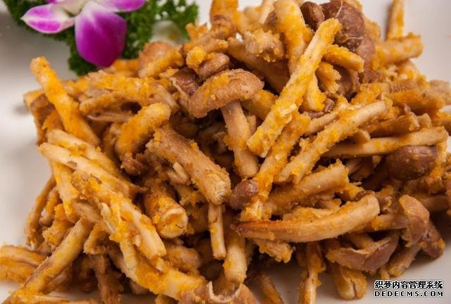 美食推薦：娃娃菜腐竹、咸蛋黃茶樹菇、薄荷羊肉、五香雞爪的做法