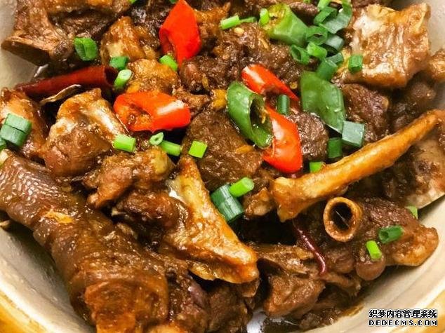啤酒燜鵝，青紅椒炒蝦仁，冬筍肉絲尖椒這幾道家常菜的做法