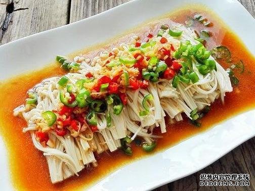 香菜爆豬肝，剁椒梅鱭魚干，蕃茄魚片這幾道家常菜的做法