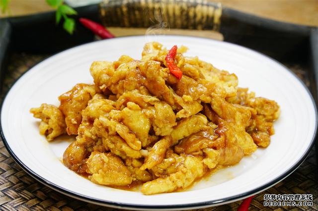 炒雞蛋，多加幾味料變螃蟹味，家人吃上癮的“賽螃蟹”，超下飯