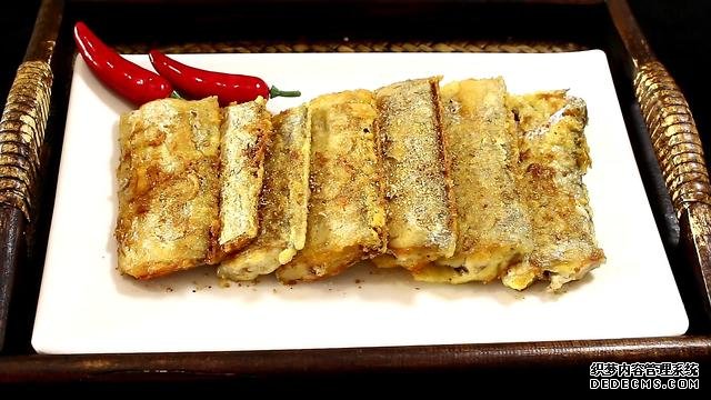 煎帶魚，加一種特別的調料，外酥里嫩，香得讓隔壁孩子饞哭了