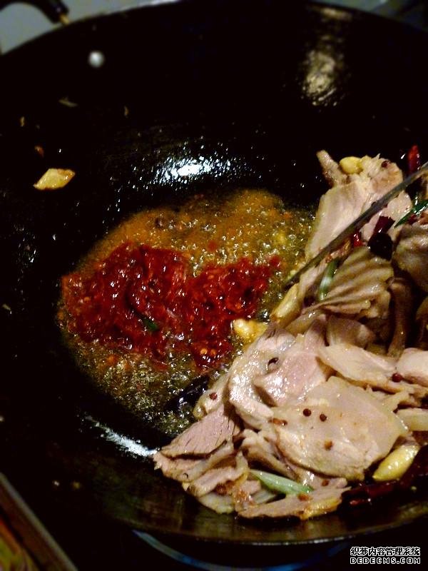 回鍋肉最好吃的做法，好吃又下飯，一人吃一盤(pán)，越吃越想吃
