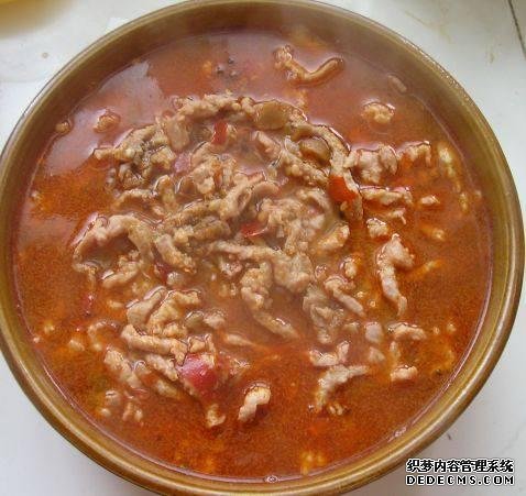 家庭版自制水煮肉，肉嫩軟滑，麻辣鮮香，每次做都不夠吃