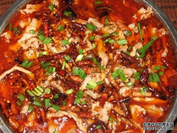 家庭版自制水煮肉，肉嫩軟滑，麻辣鮮香，每次做都不夠吃