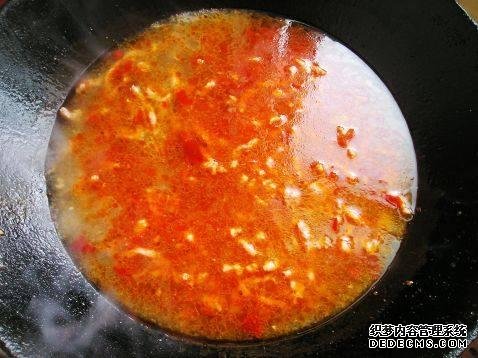 家庭版自制水煮肉，肉嫩軟滑，麻辣鮮香，每次做都不夠吃