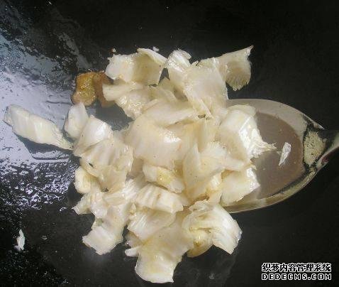 家庭版自制水煮肉，肉嫩軟滑，麻辣鮮香，每次做都不夠吃