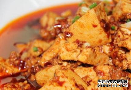 家常菜才是最解饞的，簡單燜一燜，汁鮮肉香，看她饞到舔盤