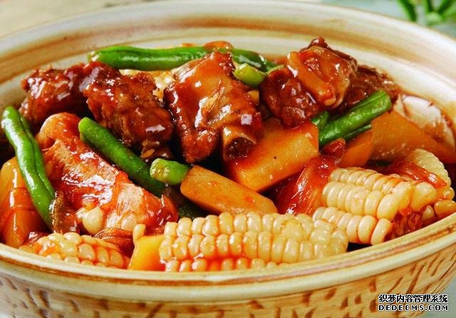 有葷有素，營(yíng)養(yǎng)豐富的大亂燉，制作簡(jiǎn)單鮮香可口的地三鮮