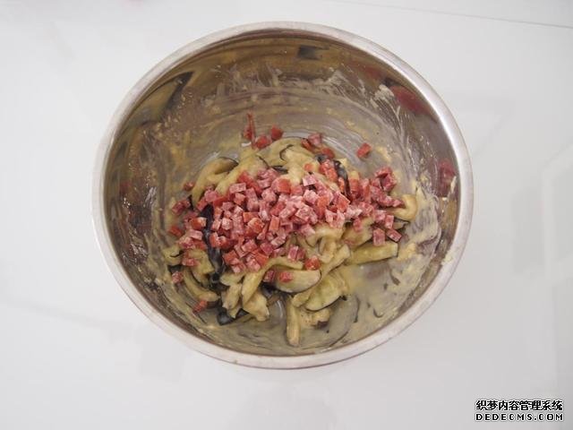 茄子換種做法，搭配牛肉做“披薩”，味道特別值得嘗試