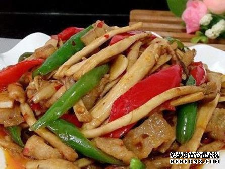 蘿卜泡菜，醬香茶樹菇，香蕉松餅這幾道家常菜的做法