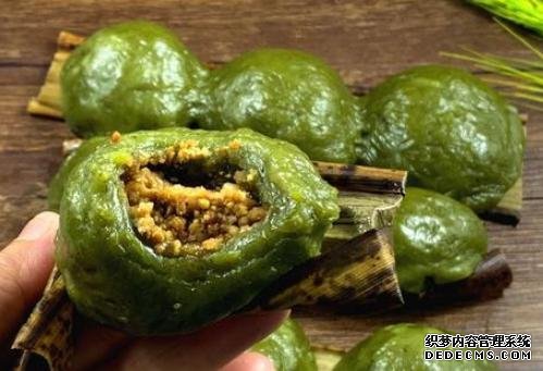 時近清明，“青團”可不能少，油綠如玉，香糯可口，天然綠色小吃