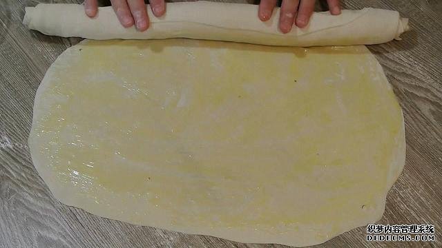 老婆做了20個(gè)“烤餃子”，掰開樂(lè)壞了：這種餃子皮頭一次見(jiàn)