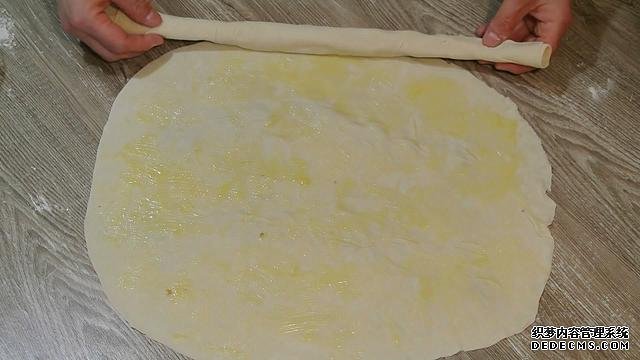 老婆做了20個(gè)“烤餃子”，掰開樂(lè)壞了：這種餃子皮頭一次見(jiàn)