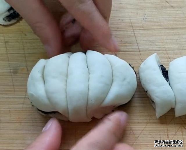 活了30年，才知道黑芝麻加雞蛋這樣做這么好吃，營(yíng)養(yǎng)解饞，流口水