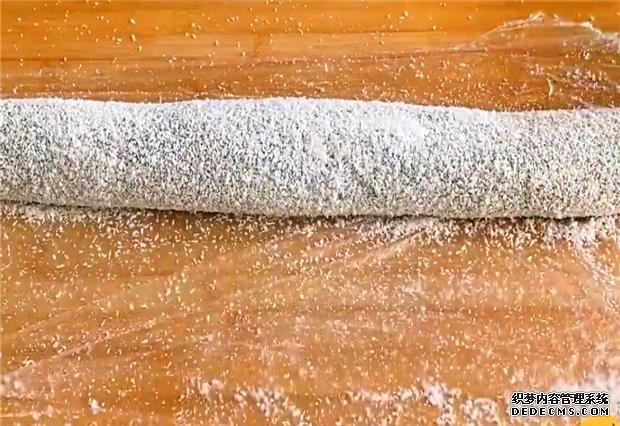 家里糯米粉別浪費了，只需簡單一做，又香又糯，吃一次就難以忘記