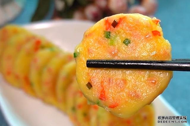 土豆餅最簡(jiǎn)單好吃的做法，外酥里嫩，鮮香又營(yíng)養(yǎng)，全家人都喜歡