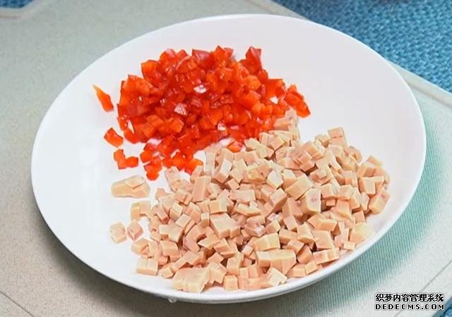 土豆餅最簡(jiǎn)單好吃的做法，外酥里嫩，鮮香又營(yíng)養(yǎng)，全家人都喜歡