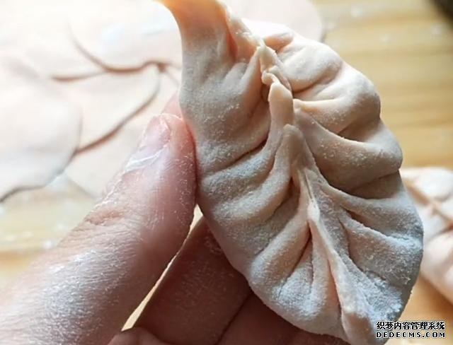 蘿卜渾身都是寶，教你秘制新吃法，不炒不燉不炸，出鍋全家流口水